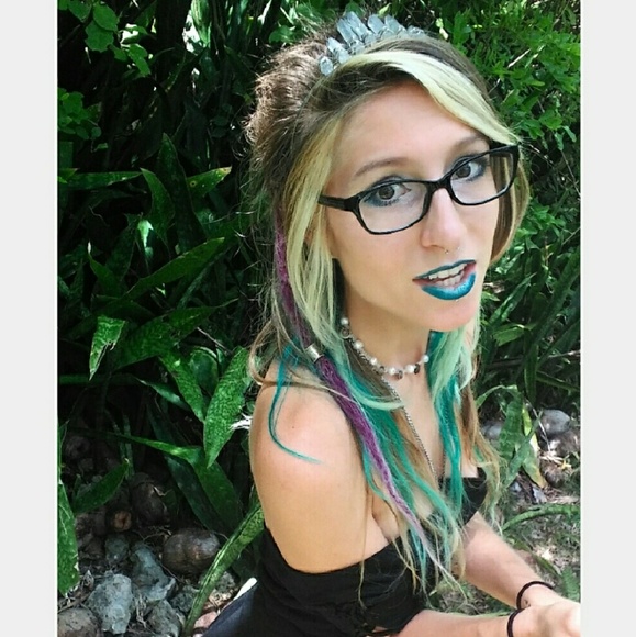 ✨🧚‍♀️ SALE! BOGO 50% OFF CRYSTAL CROWNS 🧚‍♀️✨ - Picture 11 of 11